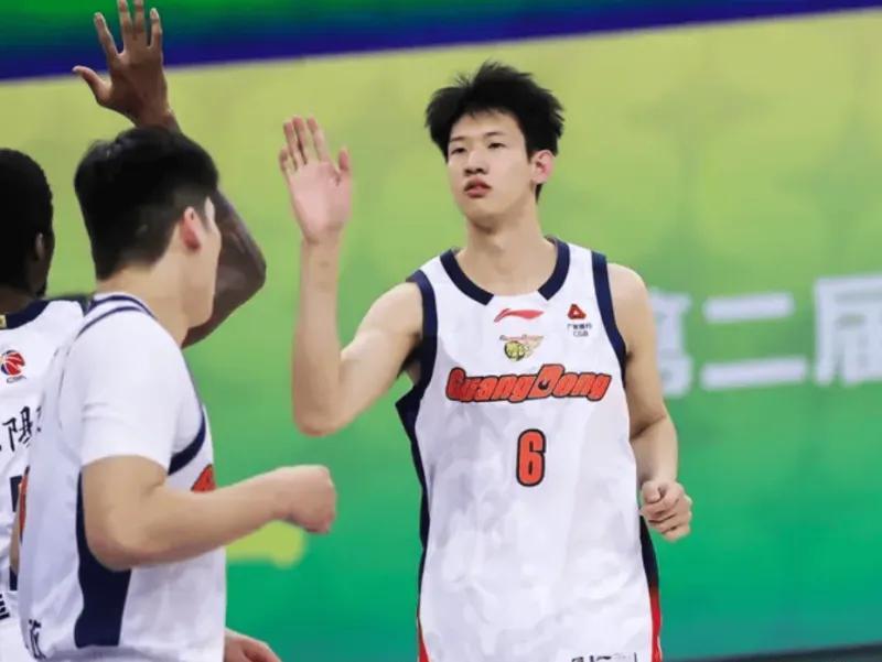 世界杯注册流程-广东104-113上海1喜3忧!黄明依奇兵,内线+张皓嘉没法看!