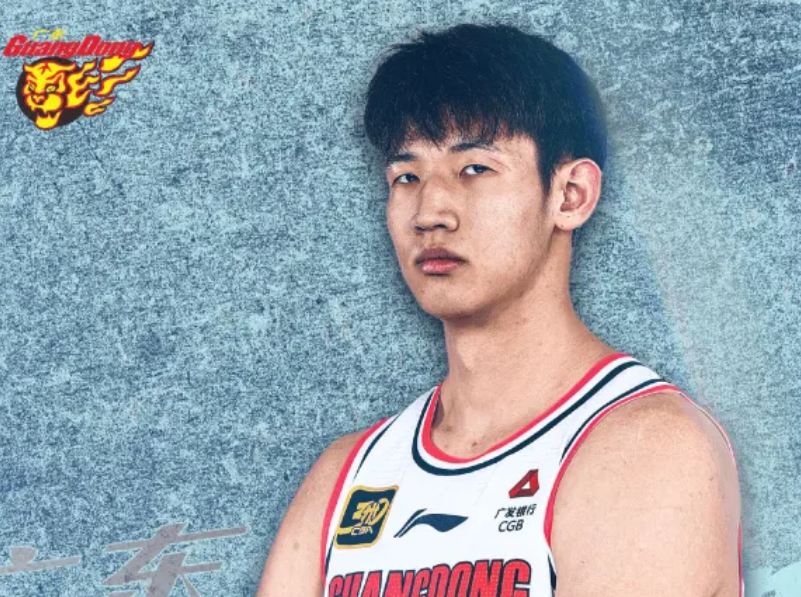 世界杯在线观看-上海半场险胜广东!弗格+洛夫顿轰32分,萨姆纳+3小将齐爆死顶!